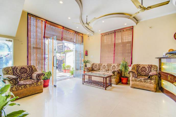 Imagen de los interiores del Hotel FabGomti. Foto 19