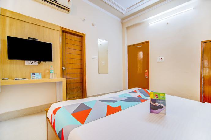 Imagen de la habitación del Hotel FabGomti. Foto 17