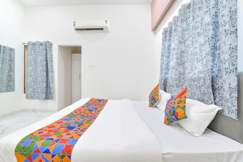 Imagen general del Hotel FabGrand Embassy. Foto 3