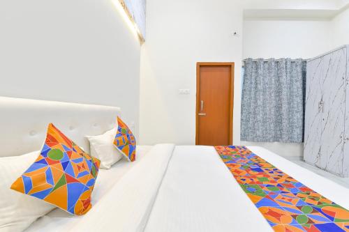 Imagen general del Hotel FabGrand Embassy. Foto 14