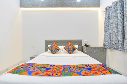 Imagen de la habitación del Hotel FabGrand Embassy. Foto 20