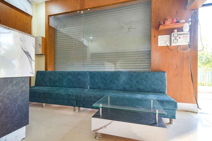Imagen de los interiores del Hotel FabGrand Giriraj. Foto 14