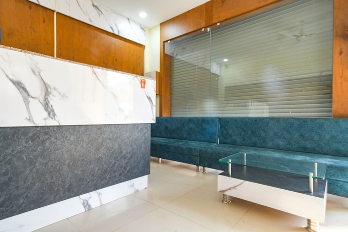 Imagen de los interiores del Hotel FabGrand Giriraj. Foto 17