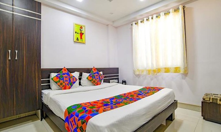 Imagen de la habitación del Hotel FabGrand Raj. Foto 17