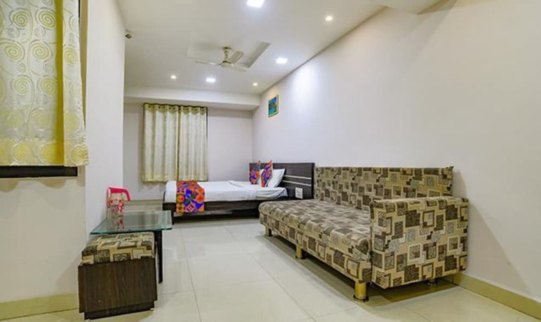 Imagen general del Hotel FabGrand Raj. Foto 4