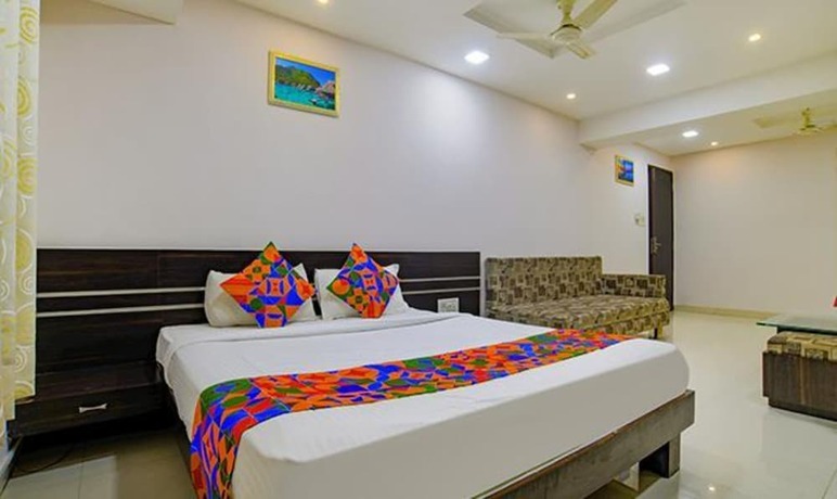 Imagen general del Hotel FabGrand Raj. Foto 13