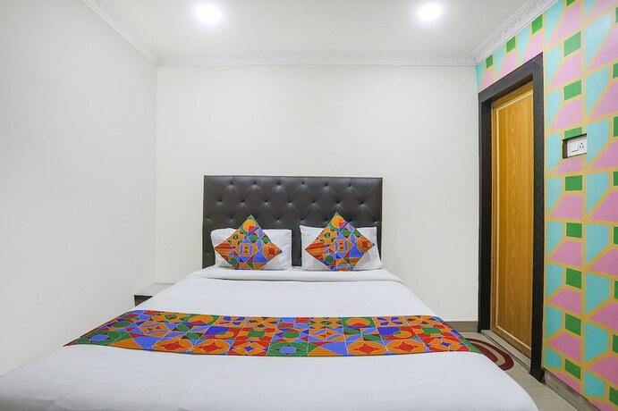 Imagen de la habitación del Hotel FabGreenland Classic. Foto 18