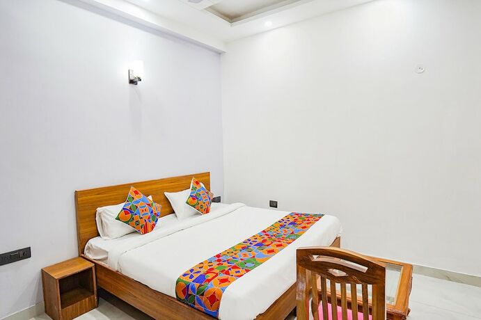 Imagen de la habitación del Hotel FabHexa Noida Sector 56. Foto 19