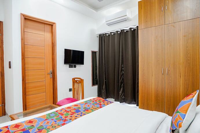 Imagen general del Hotel FabHexa Noida Sector 56. Foto 11