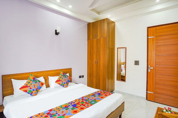 Imagen general del Hotel FabHexa Noida Sector 56. Foto 16