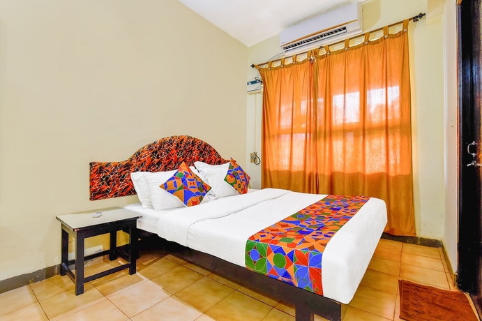 Imagen de la habitación del Hotel FabHotel Alor Holiday Resort. Foto 2