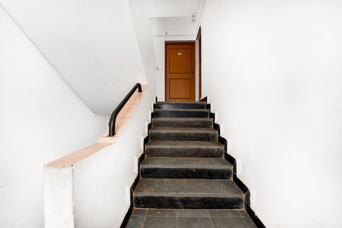 Imagen de los interiores del Hotel FabHotel Alor Holiday Resort. Foto 13