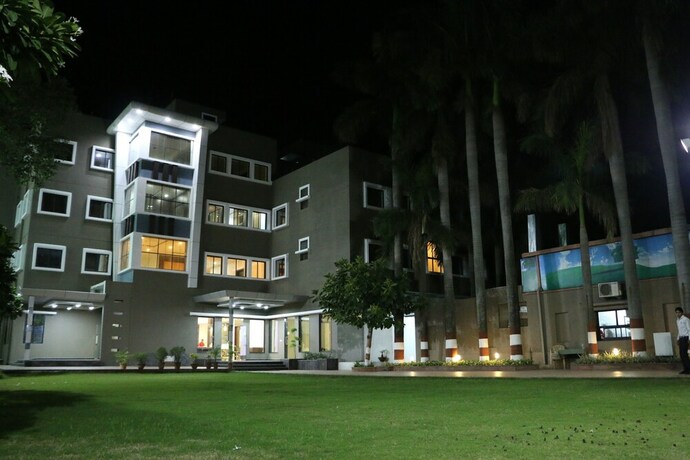 Imagen general del Hotel FabHotel Bee Town - AB Road. Foto 1