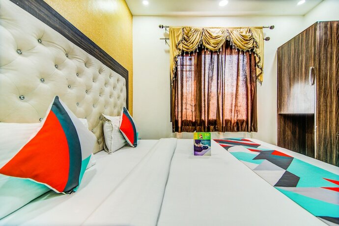 Imagen de la habitación del Hotel FabKS. Foto 15