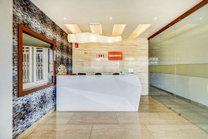 Imagen general del Hotel FabNaman Palace. Foto 9