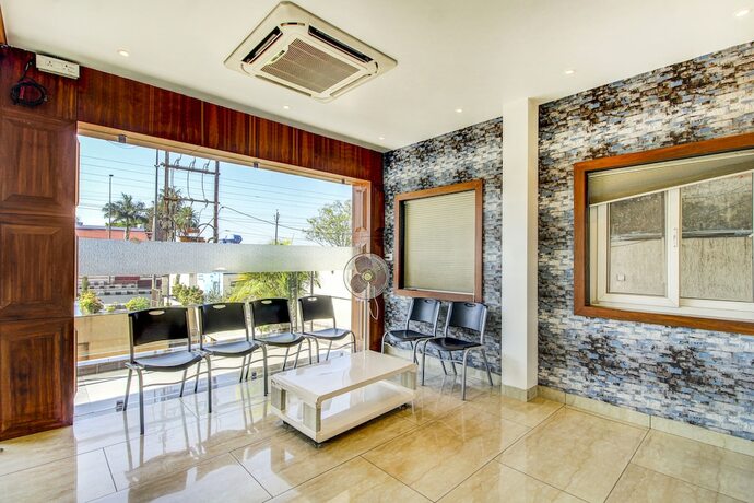 Imagen general del Hotel FabNaman Palace. Foto 13