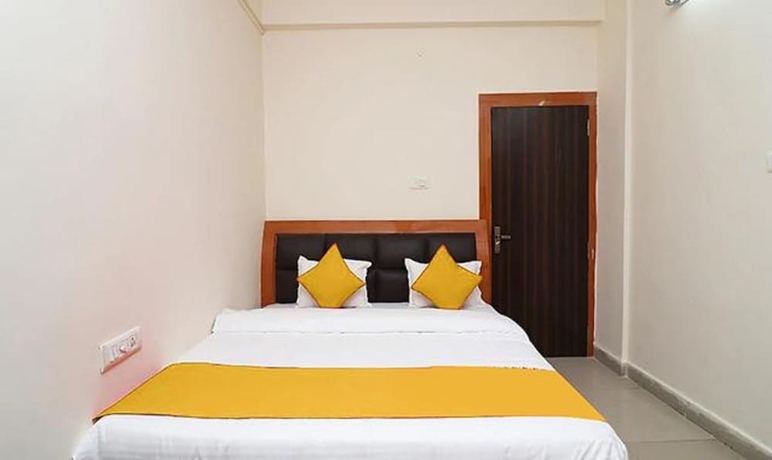 Imagen de la habitación del Hotel FabNeena Palace. Foto 4