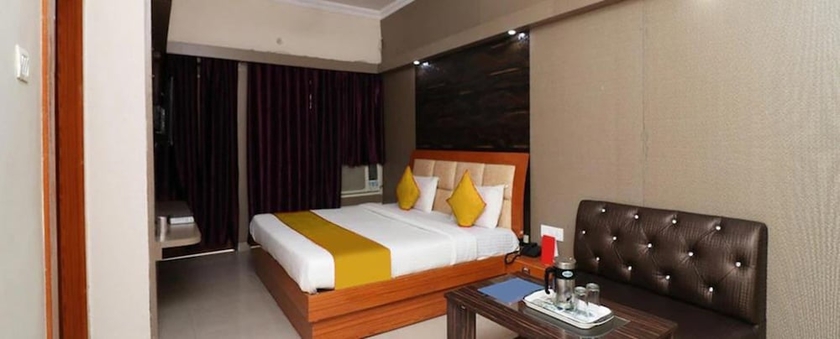 Imagen de la habitación del Hotel FabNeena Palace. Foto 5