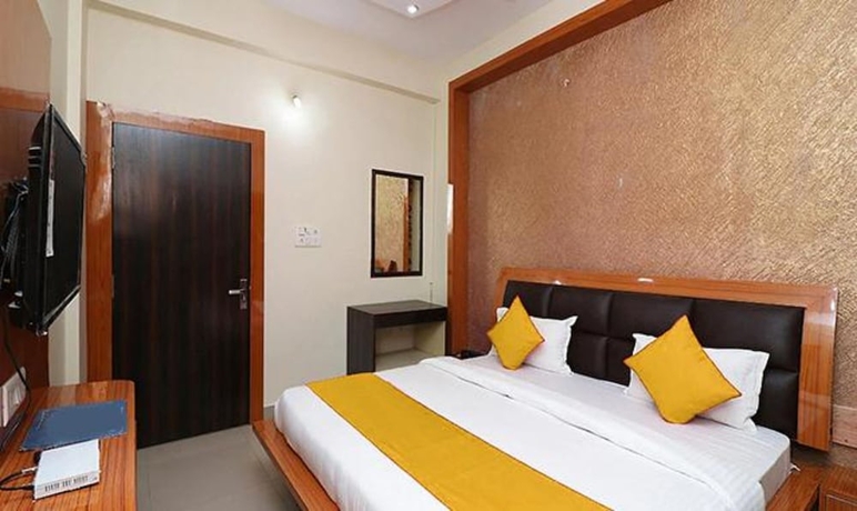 Imagen de la habitación del Hotel FabNeena Palace. Foto 9