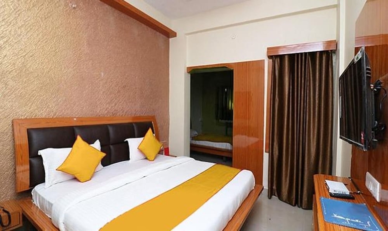 Imagen de la habitación del Hotel FabNeena Palace. Foto 11