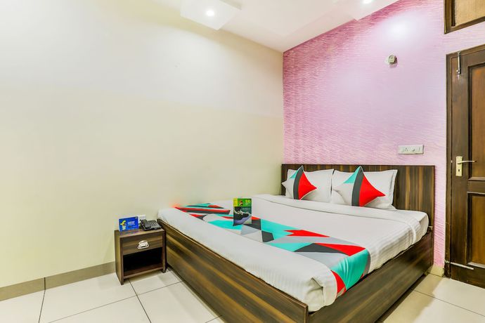 Imagen de la habitación del Hotel FabNew DK Palace. Foto 7