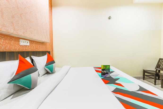 Imagen de la habitación del Hotel FabNew DK Palace. Foto 10