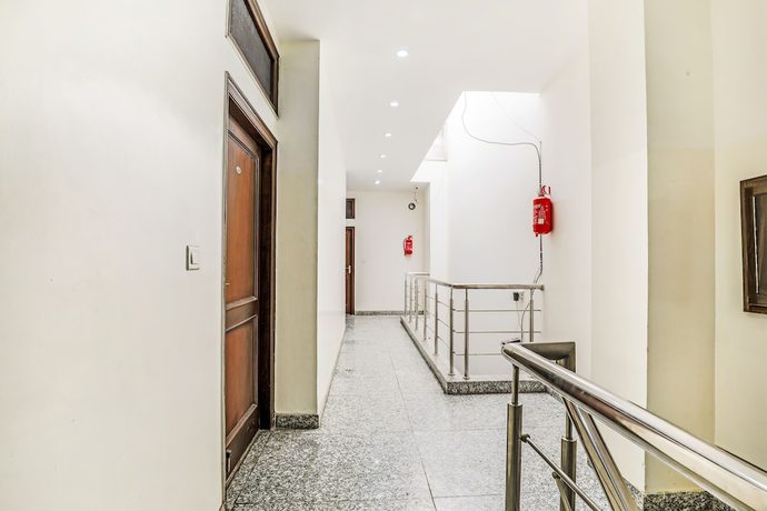 Imagen de los interiores del Hotel FabNew DK Palace. Foto 16