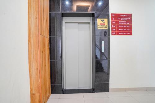 Imagen general del Hotel FabPartha Residency. Foto 5