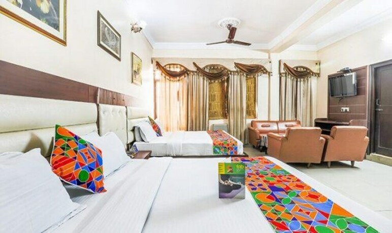 Imagen de la habitación del Hotel FabPramila Inn. Foto 20