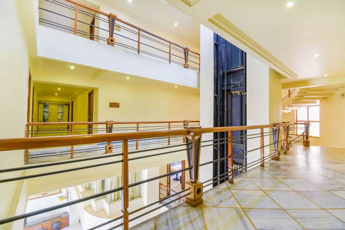 Imagen de los interiores del Hotel FabPrestige Princess. Foto 17
