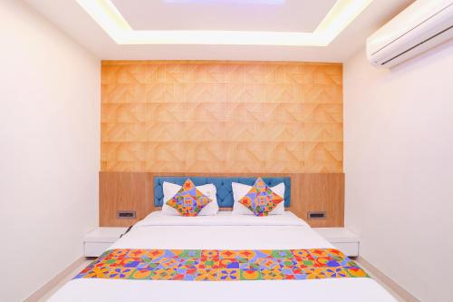 Imagen de la habitación del Hotel FabPrime Diamond Palace. Foto 17