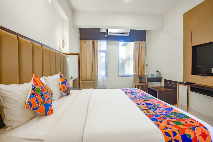 Imagen de la habitación del Hotel FabPrime Infantaria Comfort With Pool, Calangute Beach. Foto 14
