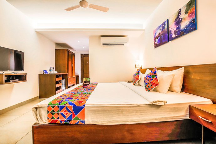 Imagen de la habitación del Hotel FabPrime Silver Resort. Foto 13