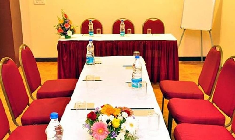 Imagen de los interiores del Hotel FabPrime Supreme. Foto 18