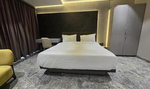 Imagen general del Hotel FabPrime The Grey Circle. Foto 3