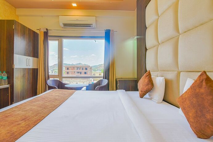 Imagen general del Hotel FabPrime The Royal Galaxy. Foto 3