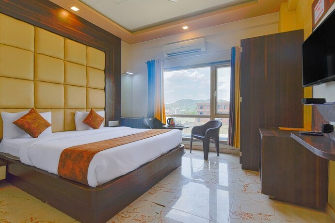 Imagen de la habitación del Hotel FabPrime The Royal Galaxy. Foto 20