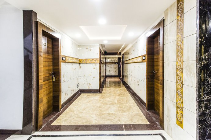 Imagen de los interiores del Hotel FabRajnandani Residency. Foto 19