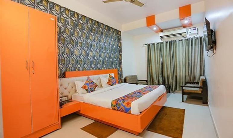 Imagen general del Hotel FabRed Roof Residency. Foto 1