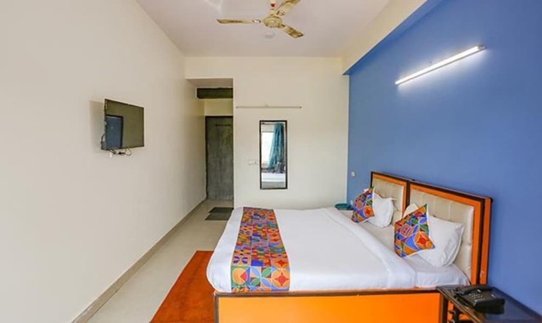Imagen general del Hotel FabRed Roof Residency. Foto 4