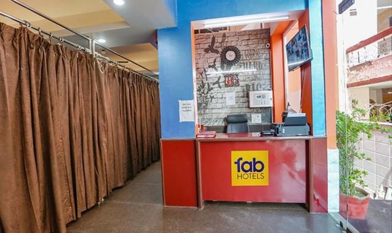 Imagen general del Hotel FabRed Roof Residency. Foto 7