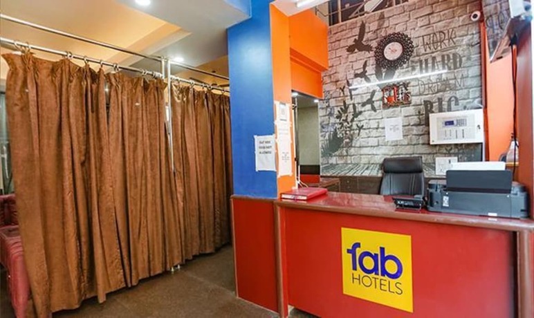 Imagen general del Hotel FabRed Roof Residency. Foto 12