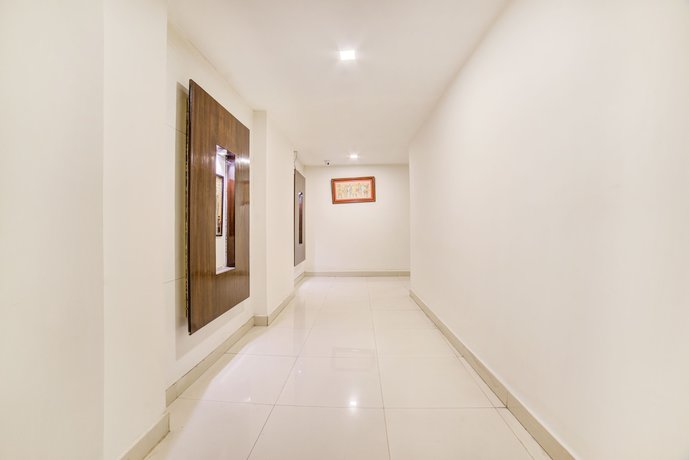 Imagen de los interiores del Hotel FabShanbhag. Foto 18