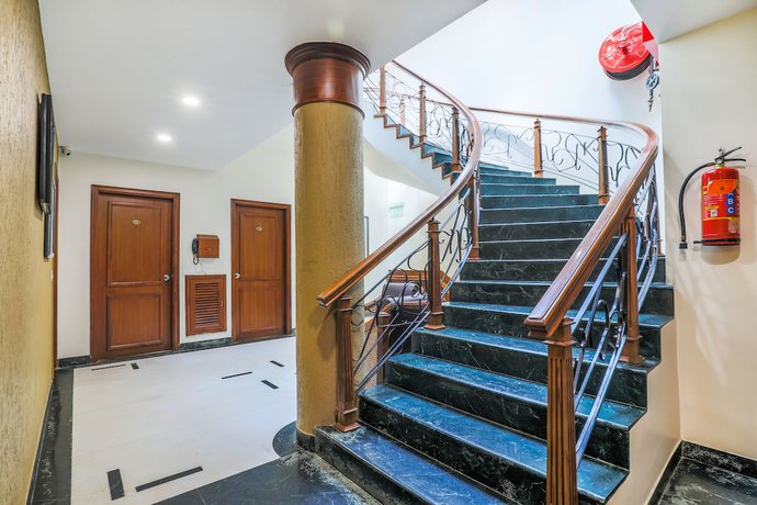 Imagen de los interiores del Hotel FabSheronz Piccadily Chowk. Foto 19