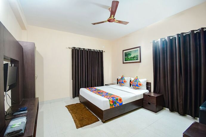 Imagen de la habitación del Hotel FabShree Residency. Foto 19