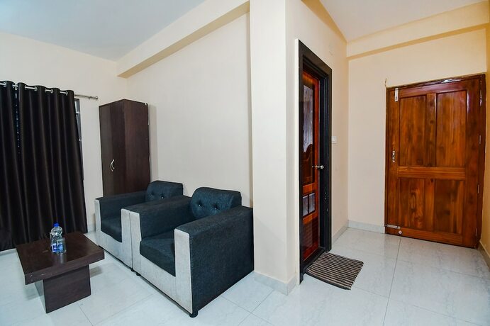 Imagen general del Hotel FabShree Residency. Foto 7