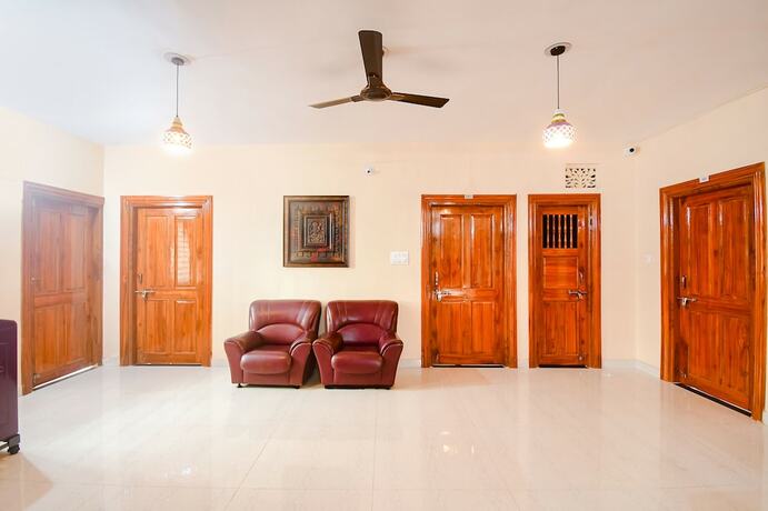 Imagen general del Hotel FabShree Residency. Foto 13
