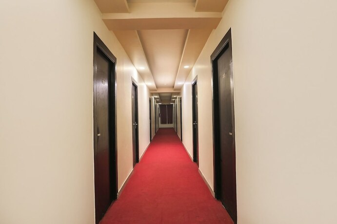 Imagen general del Hotel FabThe Diamond. Foto 4