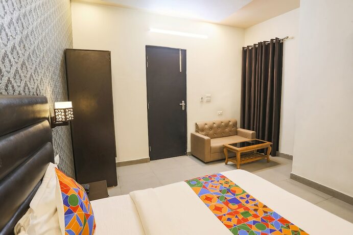 Imagen general del Hotel FabThe Diamond. Foto 5