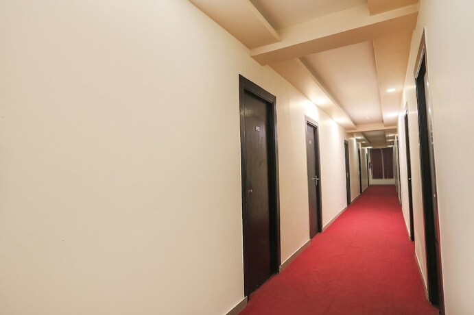 Imagen general del Hotel FabThe Diamond. Foto 9